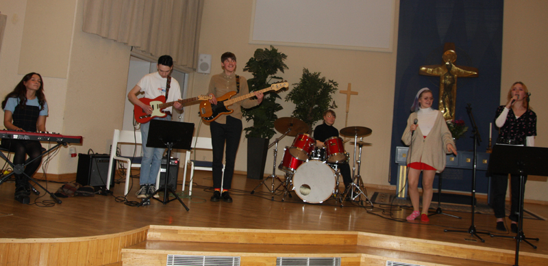 Elever från Midgårdsskolans musiklinjer